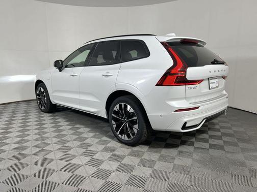 2026 Volvo XC60 Plug-In Hybrid T8 Plus