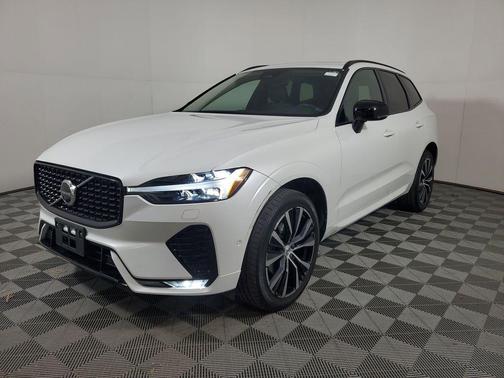 2023 Volvo XC60 B5 Plus Dark Theme