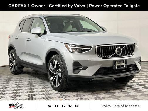2024 Volvo XC40 B5 Plus Bright Theme