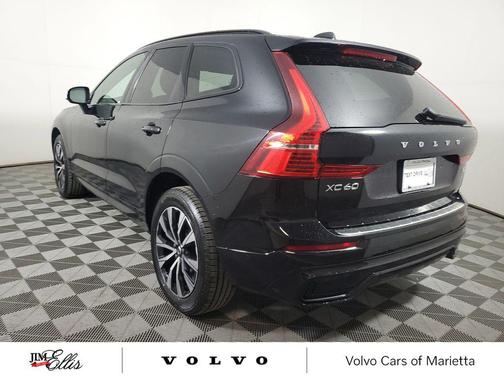 Onyx Black Metallic 2024 Volvo XC60 B5 Plus Dark Theme