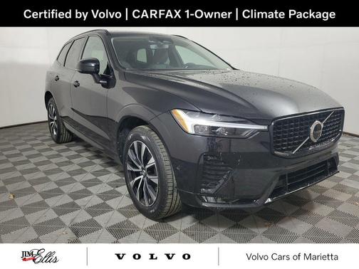 Onyx Black Metallic 2024 Volvo XC60 B5 Plus Dark Theme