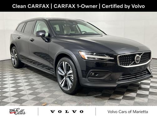 2025 Volvo V60 Cross Country Plus, B5 AWD Gas (mild hybrid)