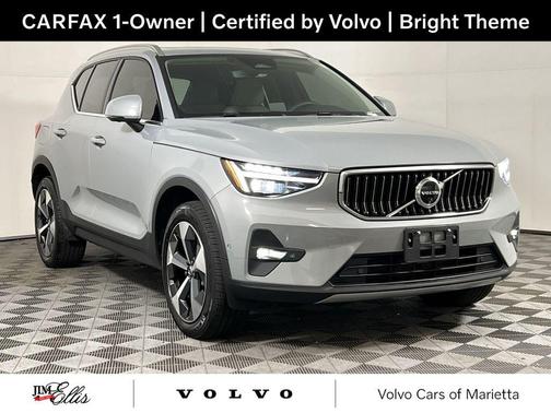 2024 Volvo XC40 B5 Plus Bright Theme
