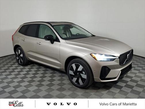 2025 Volvo XC60 Plug-In Hybrid T8 Plus