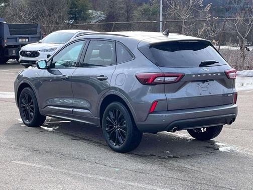 2023 Ford Escape ST-Line Elite
