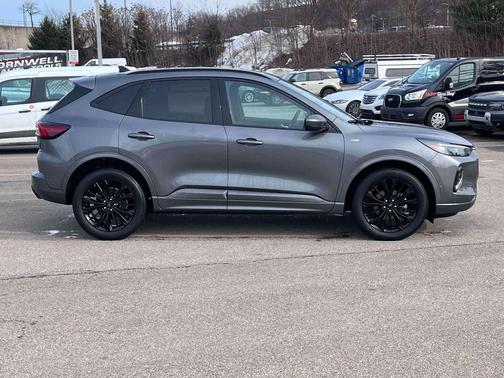2023 Ford Escape ST-Line Elite
