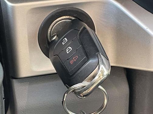 Oxford White 2024 Ford F-250 XL