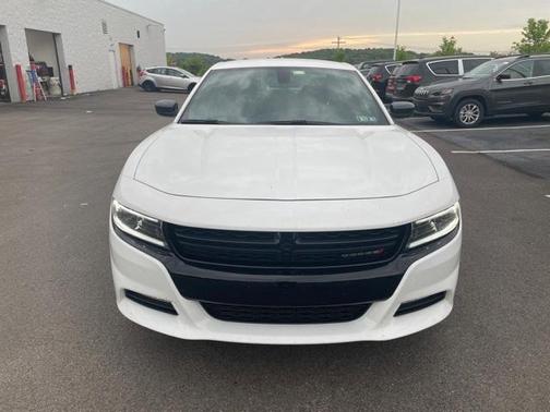 Photo 2 of 15 of 2022 Dodge Charger SXT