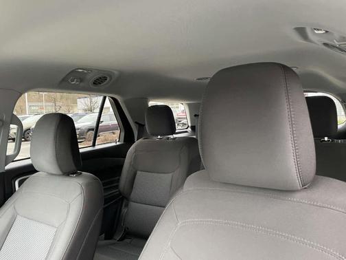 Agate Black Metallic 2022 Ford Explorer XLT