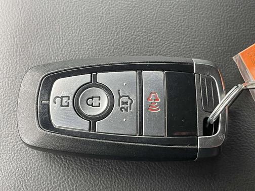 Agate Black Metallic 2022 Ford Explorer XLT