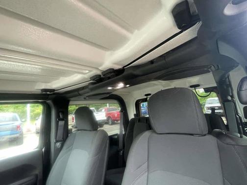Black Clearcoat 2022 Jeep Wrangler Sport