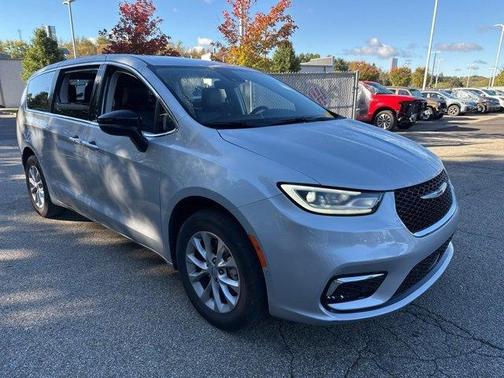 2024 Chrysler Pacifica Touring-L