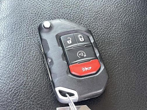 Sting Gray Clearcoat 2021 Jeep Gladiator Rubicon