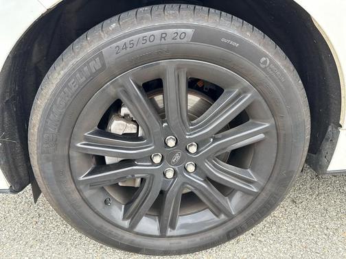 2021 Ford Edge ST-Line