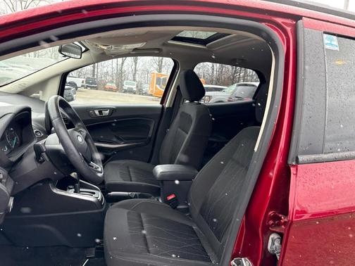 Ruby Red Metallic Tinted Clearcoat 2020 Ford EcoSport SE