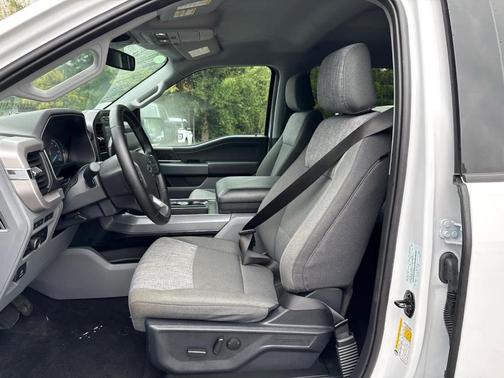 Oxford White 2023 Ford F-150 XLT
