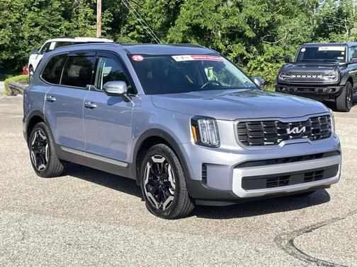 Everlasting Silver 2025 Kia Telluride S