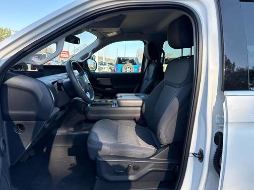 Star White 2025 Ford Expedition Max Active