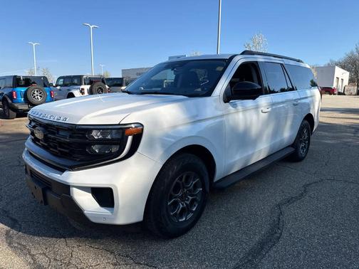 Star White 2025 Ford Expedition Max Active
