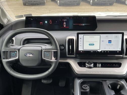 Star White 2025 Ford Expedition Max Active