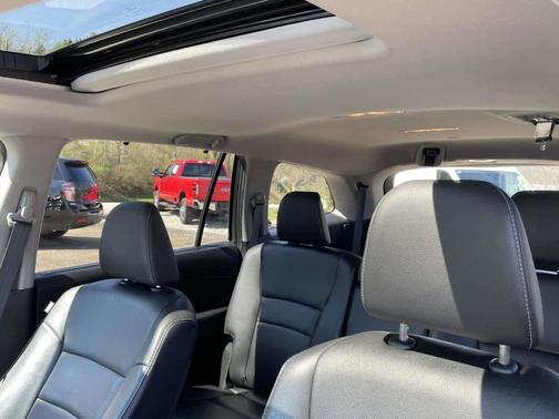 Modern Steel Metallic 2019 Honda Pilot EX-L