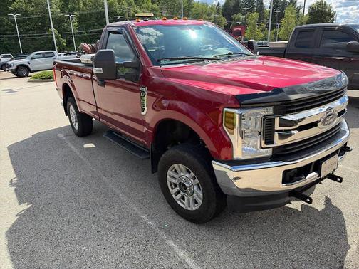 Ruby Red Metallic Tinted Clearcoat 2019 Ford F-350 XLT