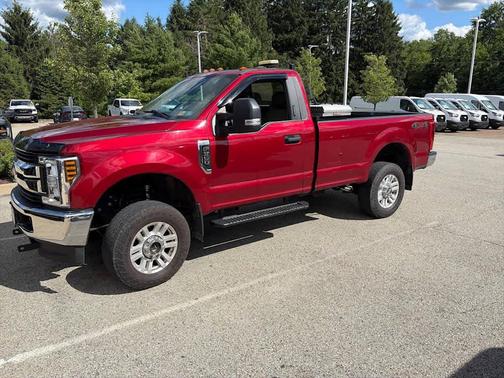 Ruby Red Metallic Tinted Clearcoat 2019 Ford F-350 XLT