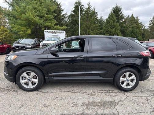 2022 Ford Edge SE