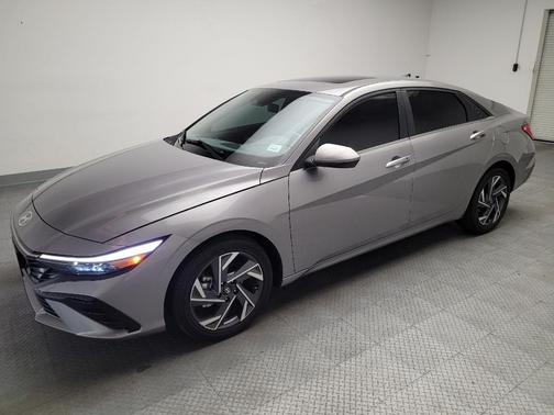 Fluid Metal 2025 Hyundai ELANTRA SEL