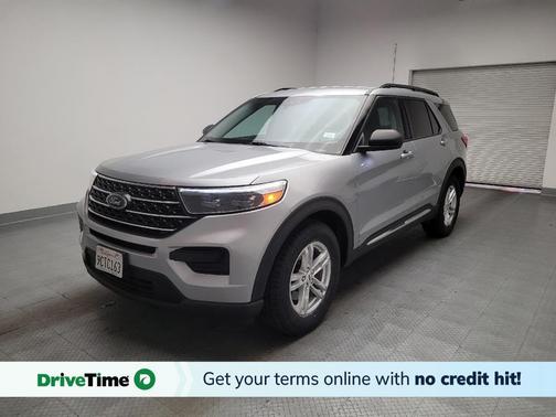 Iconic Silver Metallic 2022 Ford Explorer XLT