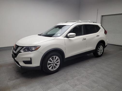 White 2019 Nissan Rogue SV