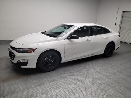 Summit White 2022 Chevrolet Malibu FWD LT