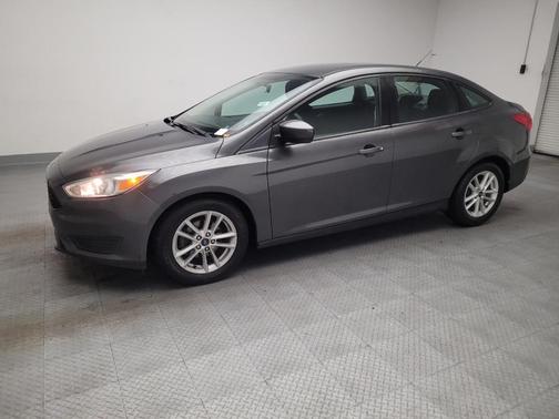 Magnetic Metallic 2018 Ford Focus SE