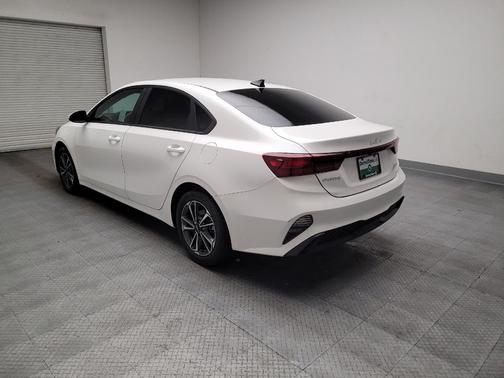 Snow White Pearl 2023 Kia Forte LXS
