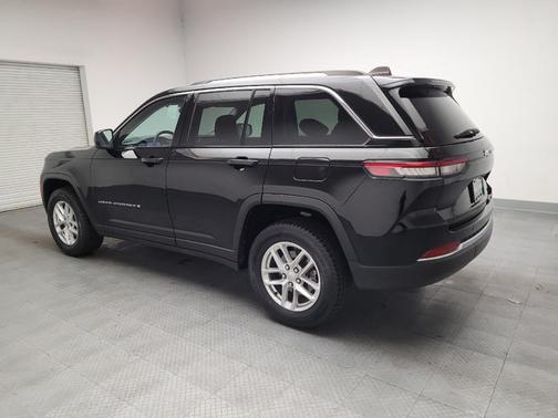 Diamond Black Crystal Pearlcoat 2023 Jeep Grand Cherokee Laredo