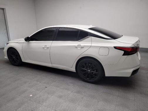 White 2021 Nissan Altima SR FWD