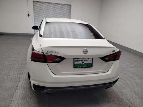 White 2021 Nissan Altima SR FWD