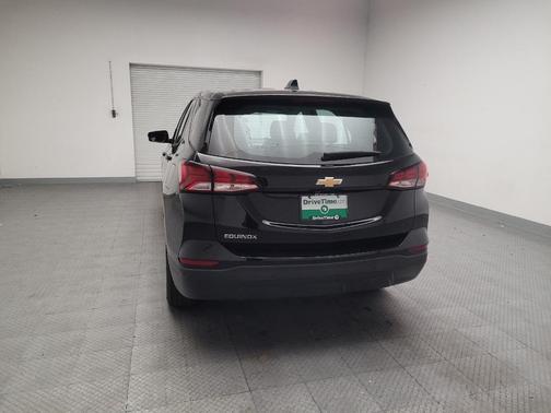 Mosaic Black Metallic 2022 Chevrolet Equinox LS