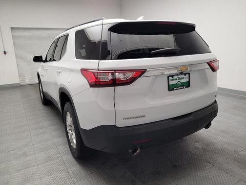 White 2021 Chevrolet Traverse LT Cloth