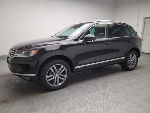 Deep Black Pearl 2015 Volkswagen Touareg V6 Lux