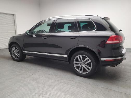 Deep Black Pearl 2015 Volkswagen Touareg V6 Lux