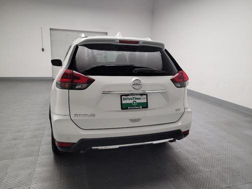 White 2020 Nissan Rogue SV
