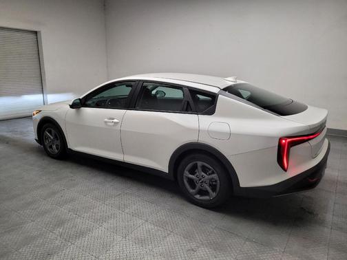 Snow White Pearl 2025 Kia K4 LXS