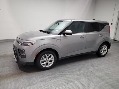 Gray 2022 Kia Soul LX