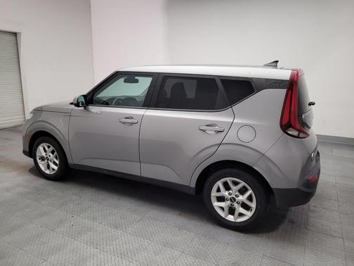 Gray 2022 Kia Soul LX