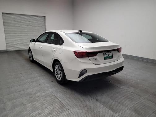 Clear White 2023 Kia Forte LX