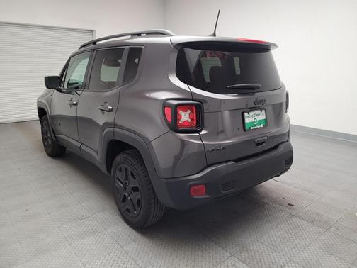 Granite Crystal Metallic Clearcoat 2019 Jeep Renegade Upland