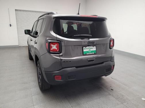Granite Crystal Metallic Clearcoat 2019 Jeep Renegade Upland