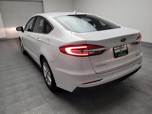 White 2019 Ford Fusion Hybrid SE