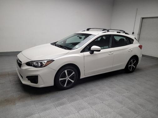 Crystal White Pearl 2019 Subaru Impreza 2.0i Premium
